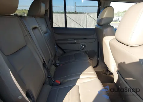 2010 Jeep Commander Sport z USA, uszkodzony, nr VIN 1J4RG4GK3AC108768